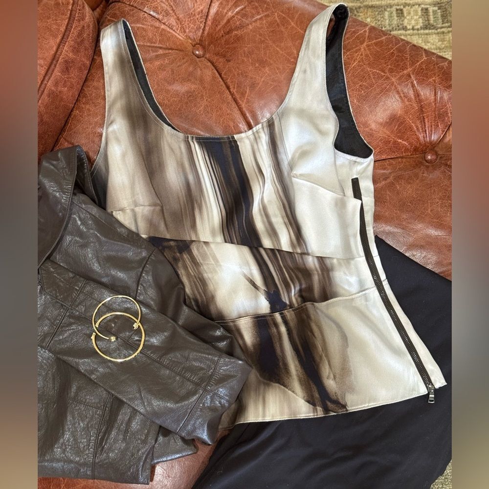 Elie Tahari Silk Blend Structured Sleeveless Top M Neutral Abstract Side Zip